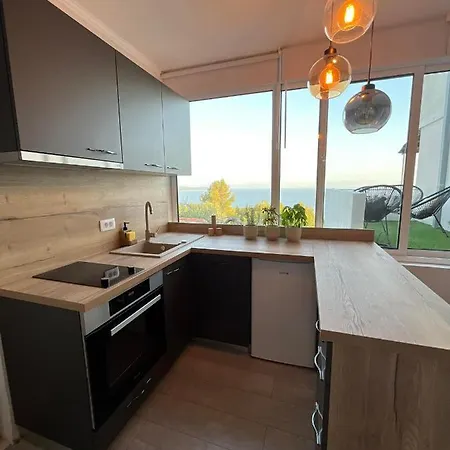 Appartement And *